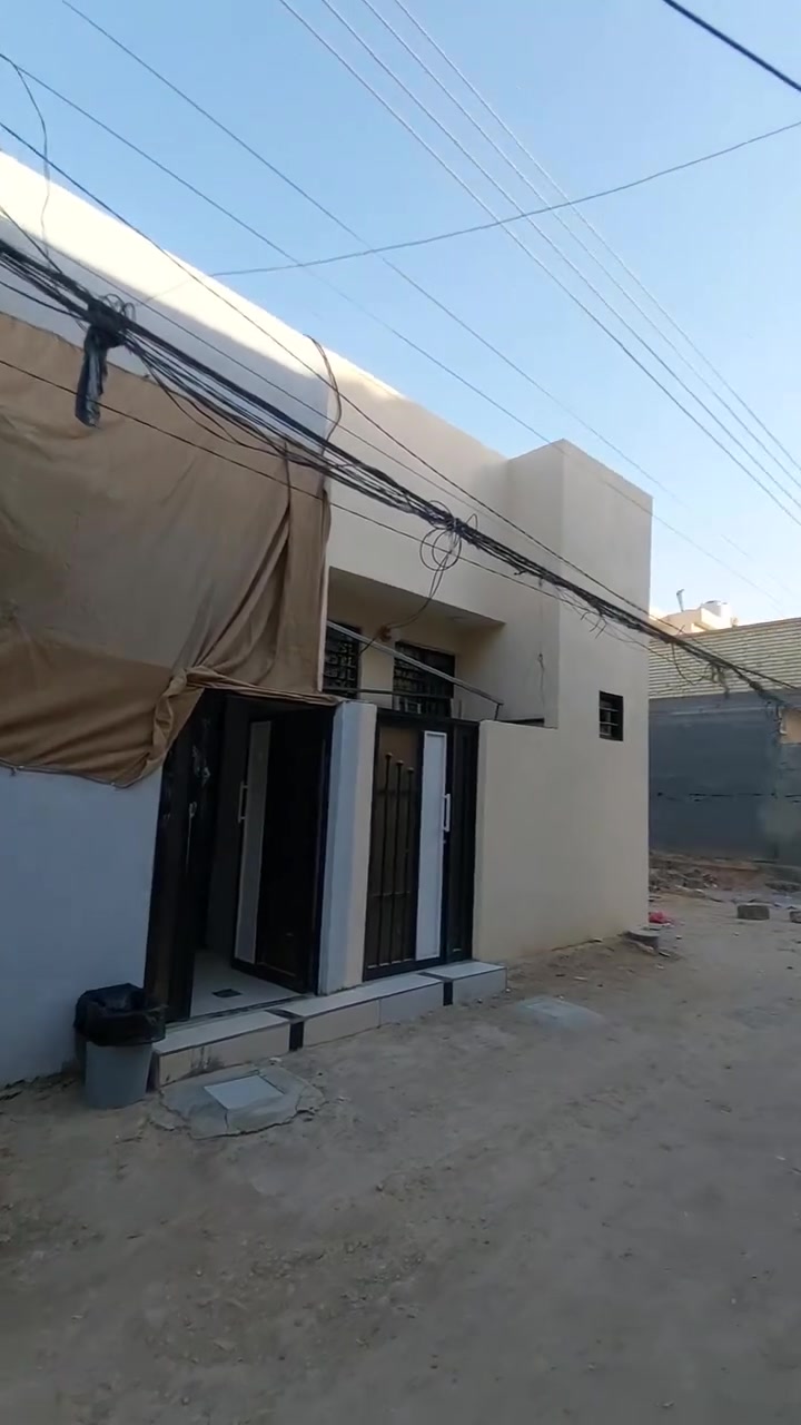 سلام عليكم 

دار سكن البيع المساحه ٥٠ متر طابق واحد بناء حديث 

عنوانه كربلاء البوبيات خلف جار العباس عمود ٧٣ 

نوع العقار طابو زراعي سند ٢٥ اقرار محكمه 

يتوفر جميع الخدمات ماعده التبليط شارع عرض ٧ متر 

يبعد عن الامام الحسين ع ٤ كيلو 

سعر ٤٩ مليون 

الاستفسار الاتصال على الارقام التاليه 

***********

***********
