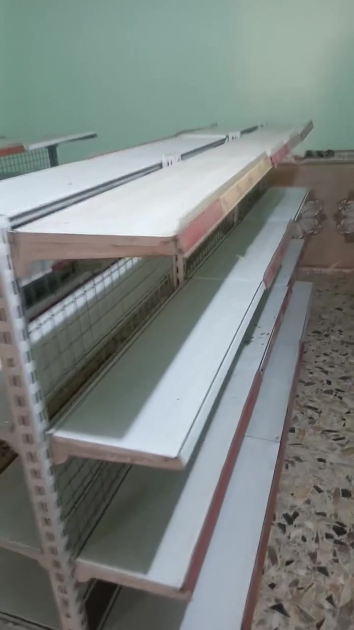 السلام عليكم شباب سفينه للبيع تركيا الاصلي ابو الجسرين نظافته 100% 6 امتار والشراء يتصل***********
