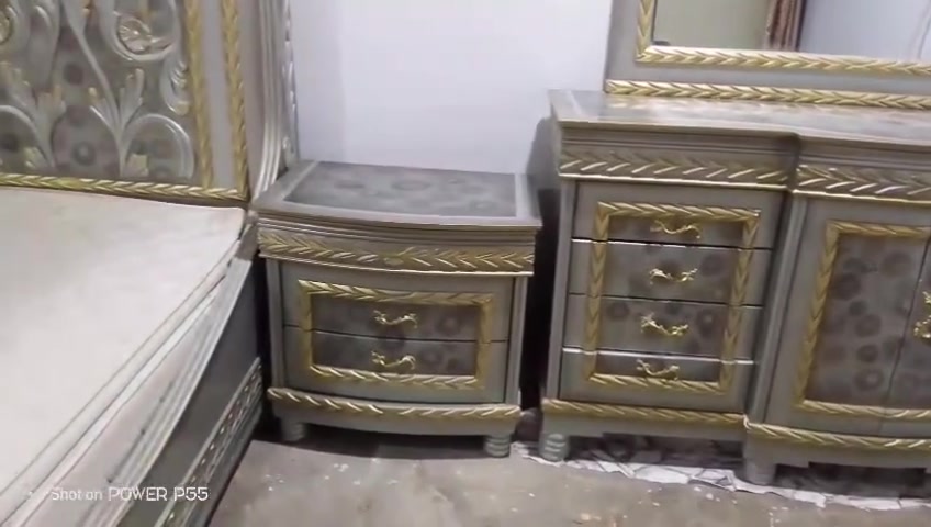 سلام عليكم قرفه نوم كويتي اللبيع القرفه جديده ونضيفه المكان البصرة الزبير
التواصل 
***********
