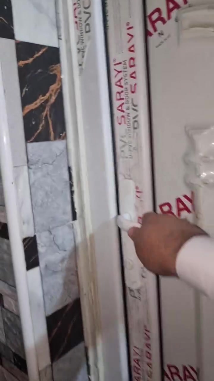 بيت ٨٤ متر غرفه وصاله كبيره وصحيات عدد ٢ ومطبخ وغرفتين طابق ثاني عكاده نظيف بيت وجه للبيع البيت موقعه خلف المدارس وصيانة الكهرباء الجديده الرابعه السعر ١٢٥ وبي مجال للتواصل مكتب ابو سيف الجبوري للوساطة العقارية ***********/***********
