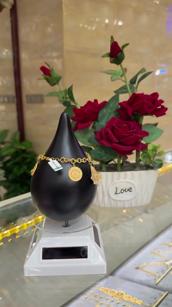 سوار فرفشة إيطالي عيار 21 

الوزن : 17.74 غم
