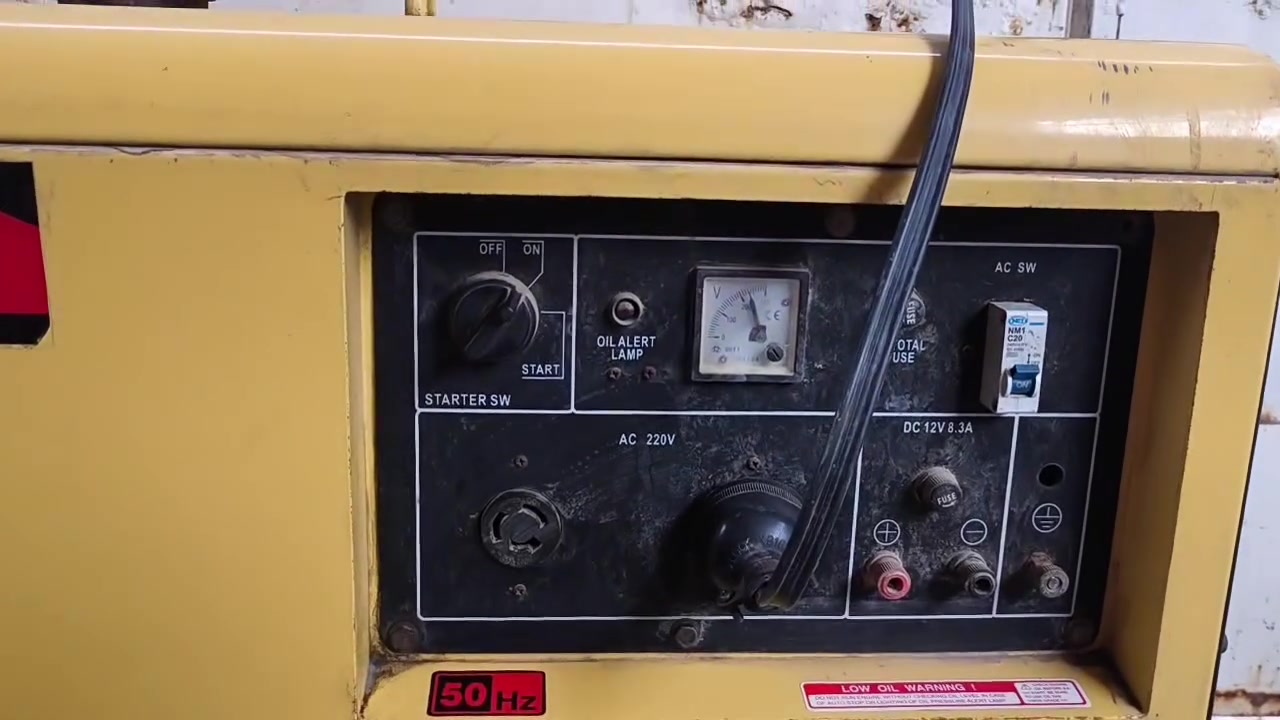 مولد 5٫5 KV كاتم جاهزة السعر 900 الف بيه مجال بسيط مكانه العمارة للتواصل ***********
