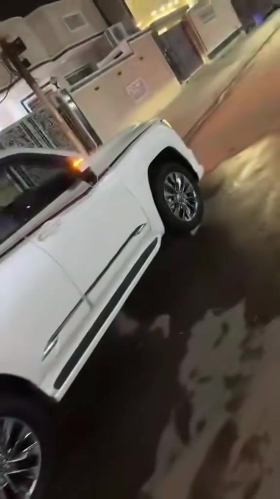 لاندكروز • ٢٠٢٣ • ٤٠٠٠٠ كم