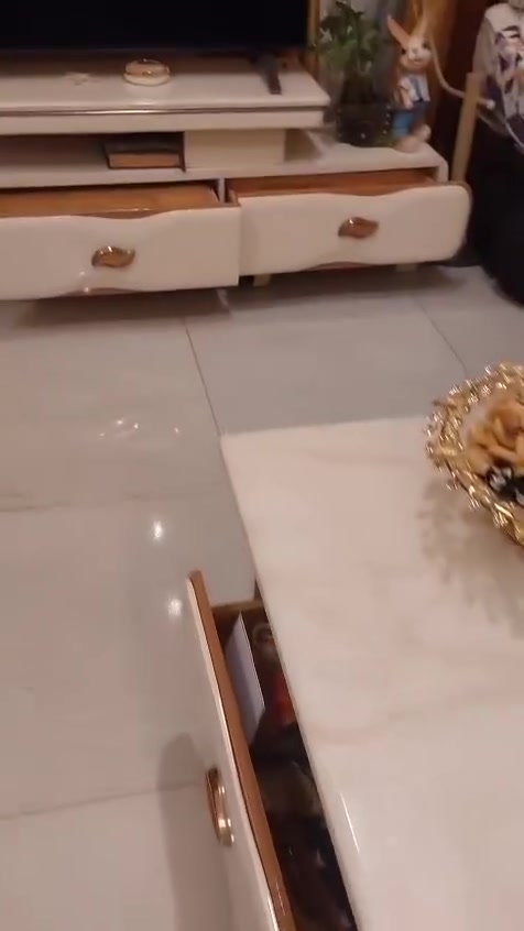 ميز بلازما • ميز وسطى