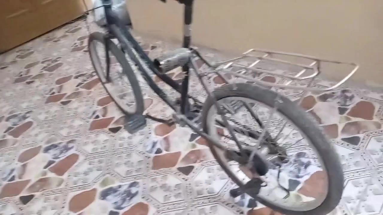 السلام عليكم بايسكل للبيع في نجف الاشرف كل شي ما بيع اساس مات شارع مجمعات بيتي *********** راسلني على الواتساب على هذا الرقم
