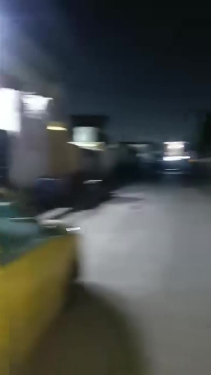دار للبيع مساحه ١٠٠ متر طابو صرف واجهة ٥ نزال ٢٠ جسر ديالى حي الحكيم قرب مدرسة موسى الكاظم واضح بالفيديو الاستفسار ع الرقم واتساب ***********
