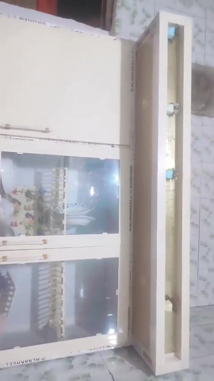 السلام عليكم كنتور كاونتر وسله ع سنك للبيع نضاف كلش والله قبل ايام سويتهن بس المكان زغير سعر تواصل 👈***********
