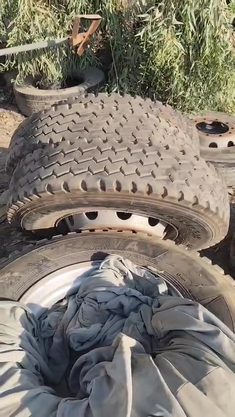 السلام عليكم ٦ ازواج تاير +ويل قياس 11 تاير جديد استعمال قليل نضيف زوج نص عمر فقط مكان حلة رقم‏‪***********‬‏
