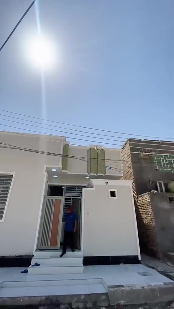 بيت  ١٠٠م للبيع  طابو حديث تسليم مفتاح نزله الثالثه الاسكان الصناعي ع ساحه مقابيل المتنزه غرفه  صاله استقبال ومطبخ وصحيات وفوك بي صاله للاستفسار *********** // *********** ابو حسين
