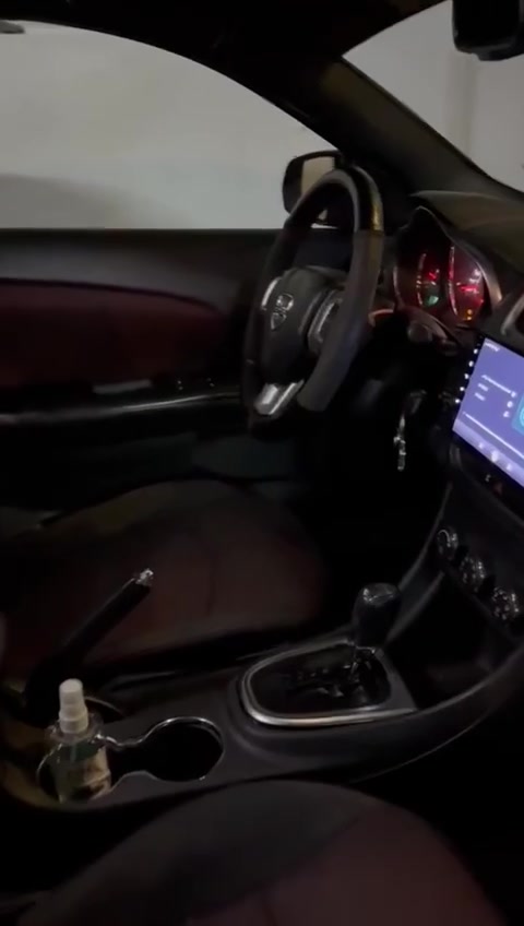 سلام عليكم مرخصت مدير الكروب
بيع مستعجل 
دوج أفنجر مديل 2011
محرك 6/3600
وارد أمريكي الحادث جاملغ وبنيد 
بيها صبغ كم قطعه أبيع حزام 
قماره مغلفه اسود سبب جراد 
مواصفات سياراه 
تحكم ستيرن جهتين 
مثبت سرعه 
مانع انزلاق 
كرسي سائق كهرباء 
شاشه 
كير 6نمر 🚀🚀
ساعه معدل خير من الله 
لايت زنون عالي ناصي 
نواقص سياره اذان مكينه عندي موجوده 
وطوافه مال بانزين هم عندي 
مكاني زيونه شارع الربيعي او بلديات رقمي ***********

سعر 65بيها مجال للشراي
رحمه ع والديكم لحد يكسر كلشي اكو بسوك
