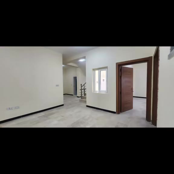 🏡 دار فاخر للبيع – مجمع جوهرة البصرة السكني

📍 الزون الثاني | البلوك الثاني
⭐ موقع مميز بالقرب من المول والبوابة الرئيسية
🛣️ مقابل شارعين 20م وبينهما حديقة
📐 المساحة: 250م²
🏠 طابقين | غير مسكون سابقاً

✨ 5 غرف نوم – 2 ماستر | 5 صحيات | استقبال | صالتان | مطبخ | مناور | بالكونات | كراج | حديقة

🏦 مشمول بالقرض السكني – 30 مليون دينار
🔧 ضمان صيانة لمدة سنة كاملة

💰 السعر: 545 مليون دينار عراقي

⚖️ مكتب عقارات الأصيل – مجاز قانونياً
📞 ***********
