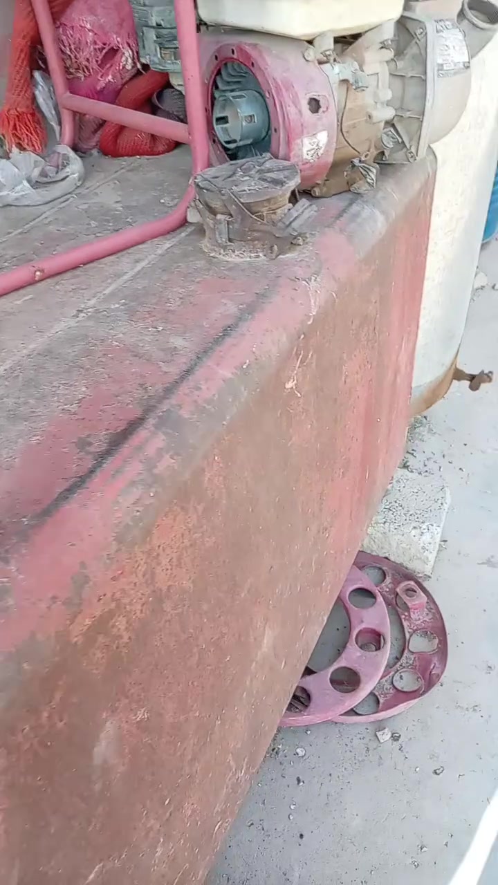 يبيع هذا التانكي شنو تريد اتصل هذا الرقم. ***********
