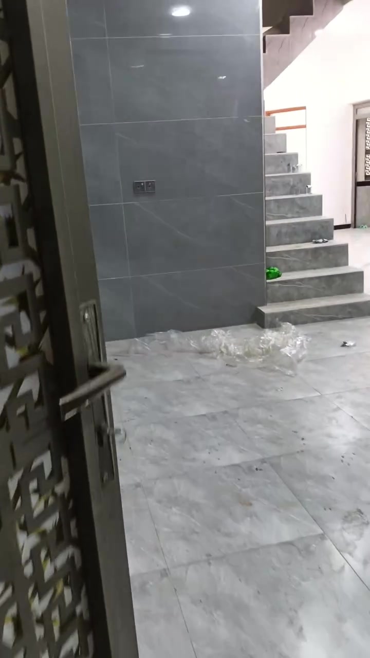 بيت للايجار • ٢٠٠م • شارع أبو لبنان
