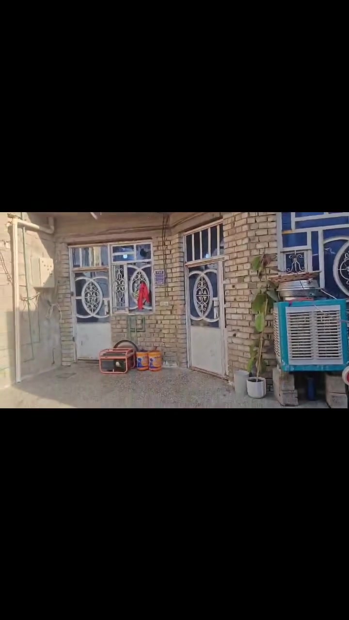 بيع ببت جسر ديالى الساهرون مقابل مدرسه غصن ذهب الاهليه بناء حديث نضيف مساحه ١٥٠عرصه مصفرواصل لطابو رايده ٨٥وبي مجال لشراي لتواصل***********
