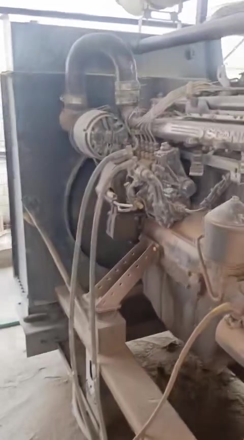 مكاين ثلاثه اثنين بومه وحده دايو 8    راس توليد البومه 250 كهربائيات اوتو  مع تانكيات 3 سعه 4000 وتانكي 2000 مع الكوندكترات والكهرباىيات مع مبردات ***********
