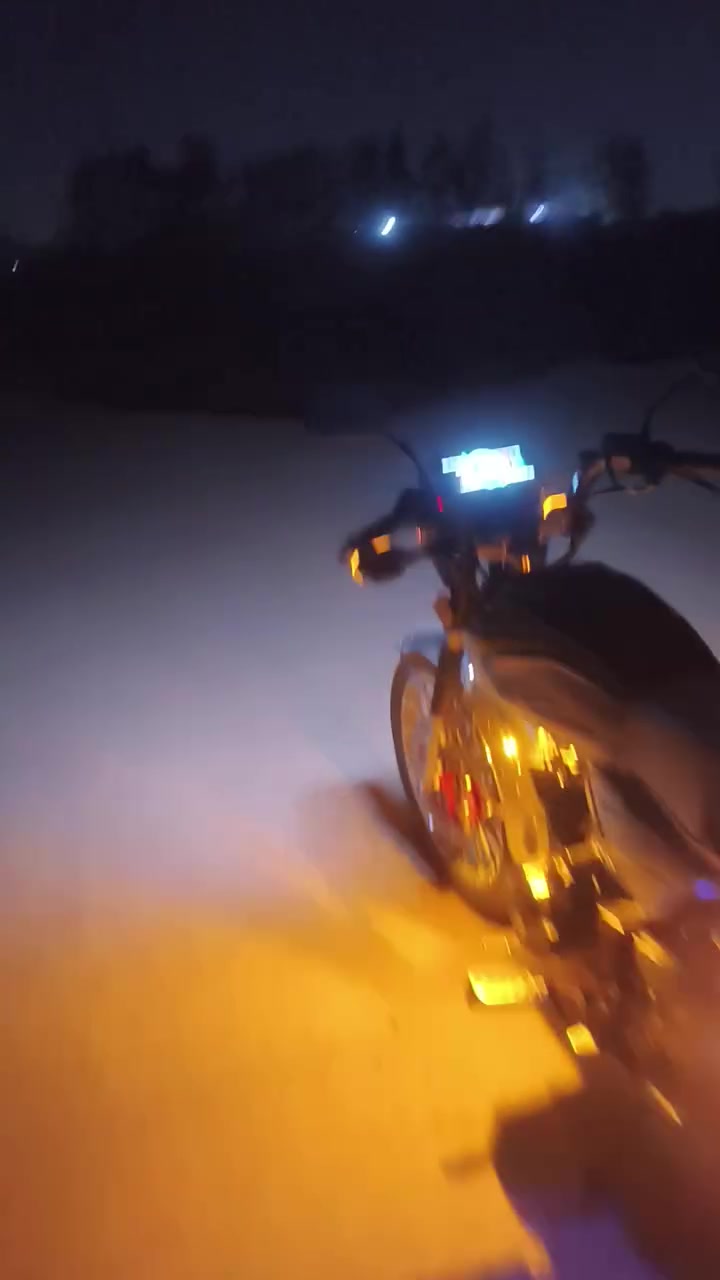 سلام عليكم دراجه سونك للبيع محرك 250cc كفاله عامه ما بيهه اي نقص ماشيه 7الاف/***********/بي واتساب *********** اتصال مكاني ابو غريب الزيدان السعر مليون او 150او بيهه مجال
