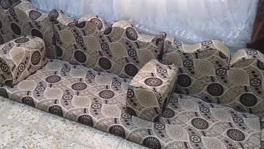 ديوان عشر قطع السعر ٣٠٠ العنوان ناحية اور قرية العصفورية ت ***********
