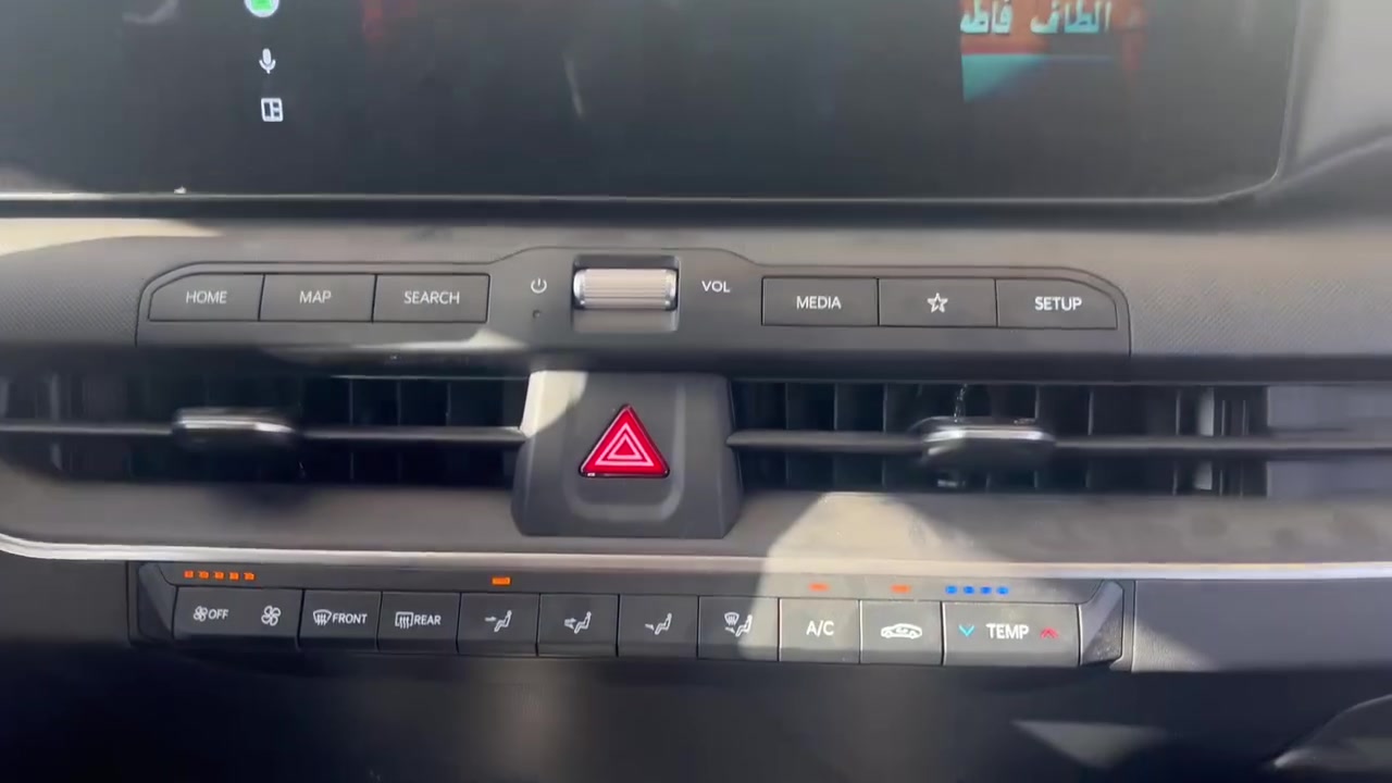 سلام عليكم
تعريب الشاشات يحول من إنكليزي إلى عربي مع الراديو 

تنزيل برامج كار بلي باستخدام الكيبل 

***********
