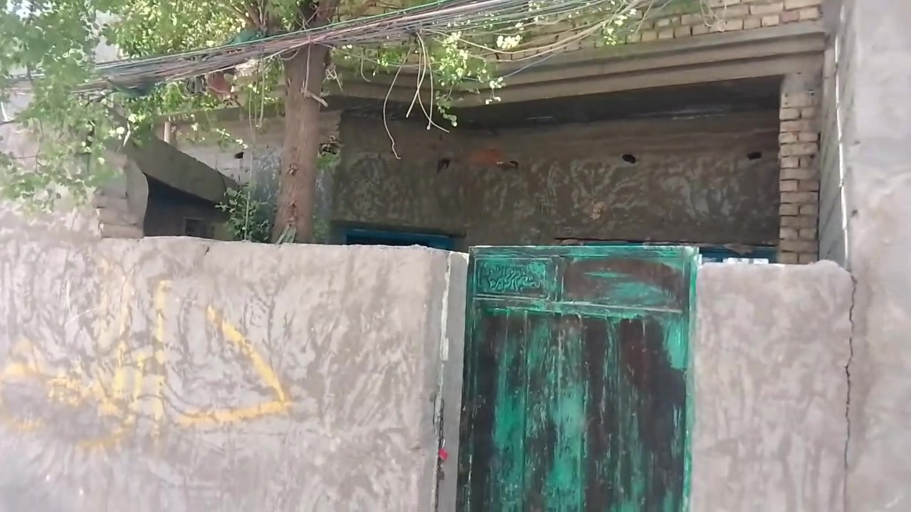 سلام عليكم بيت للبيع سند 25مساحته 100متر العنوان المحموديه حي المرتضى قرب مدرسه سهل لاخضر السعر 40وبي مجال لشراي اتصل ***********
