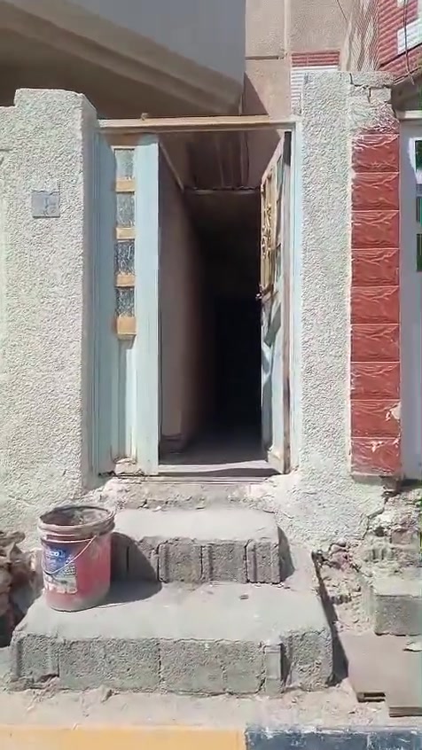 بيت للبيع مساحه ٧٥ م  طابو صرف بناء طابق ونص يحتوي على استقبال وصاله و٢ غرف نوم ومطبخ وصحيات عنوان كربلاء حي الوفاء مقابل أسواق ارخصلك  البيت حاليا مؤجر ٣٠٠ الف   بأشهر 
سعره ٩٥ بي مجال أي استفسار اتصل *********** نستقبل جميع العروض في انحاء كربلاء
