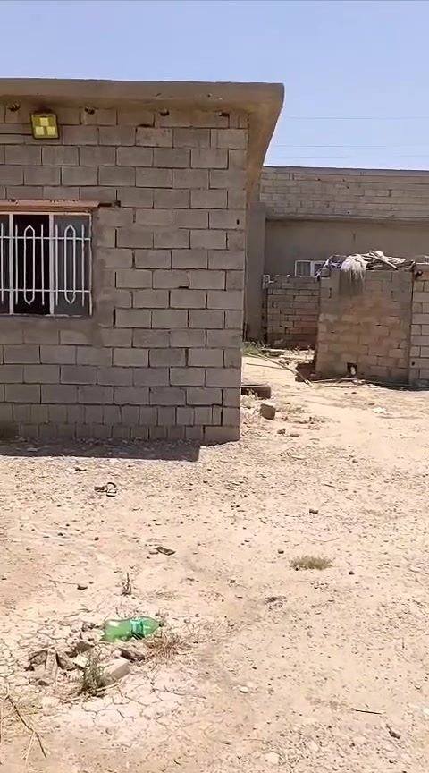 السلام عليكم  بيت للبيع 625 متر البناء 150 بها ربعه خارجيه وحديقه الموقع كركوك الحولي قريه السلام سعرها 22 وبها مجال. *********** ابي مجال
