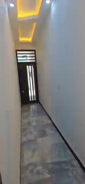 بيت للبيع في البنوك مقابيل جسر البنوك المساحة ١٥٠ متر الواجهة ٥ والنزال ٣٠ موقع مميز ٤ غرف نوم بي مدخلين بناء فول حديث ٢٠٢٦ للاستفسار مراجعة شركة ملك العقارات للاستثمار والتطوير العقاري في البنوك شارع الكنيسة مقابيل ماركت الروعة ***********
