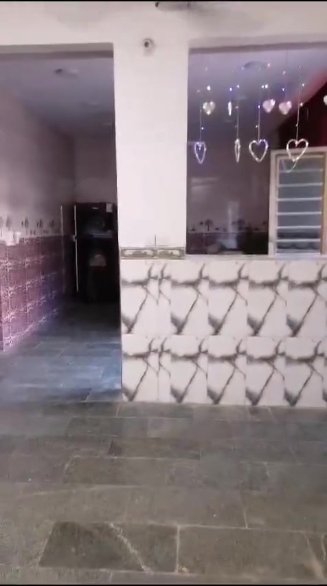 بيت للإيجار الزعفرانية الاربع شوارع قرب شارع محمد البياتي مساحة ١٠٠م ركن للاتصال واتساب ***********
