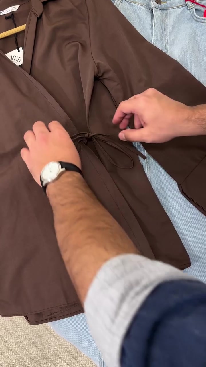 القميص ب ١٥ الف بس 
العنوان : المنصور - قرب سهام العبيدي - مجمع ‎صوفيا سنتر -الطابق الارضي

توصيل  ٥  لكل العراق

ارقام المحل
👇
*********** - ***********
