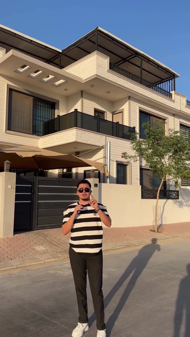 🔥 عرض مميز وحصري في مجمع كركوك ستي 🔥

إذا تدور على وحدة سكنية بموقع مميز واستثمار مضمون… هاي فرصتك ✨

🏡 متوفر فقط 10 وحدات سكنية
🔹 5 وحدات تطل مباشرة على رأس دوميز
🔹 5 وحدات خلف الوحدات الأولى بالضبط

📍 الموقع: رأس دوميز – مقابل سلام مول
📐 مساحة الوحدة: 223 م²
📏 الواجهة: 11 متر
💰 السعر: مناسب جداً 

✨ موقع استراتيجي، مساحة ممتازة، وواجهة مثالية 

10 وحدات فقط… والفرصة محدودة! 🔥
