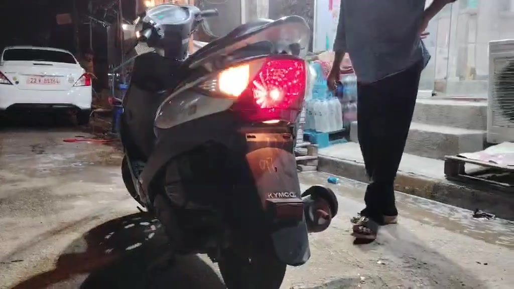 سلام عليكم دراجة كامكو v2 حاويه مامفتوحة شرط الفحص للبيع سعر 700 الف وبيها مجال للشراي للتواصل خاص او عالرقم ***********
