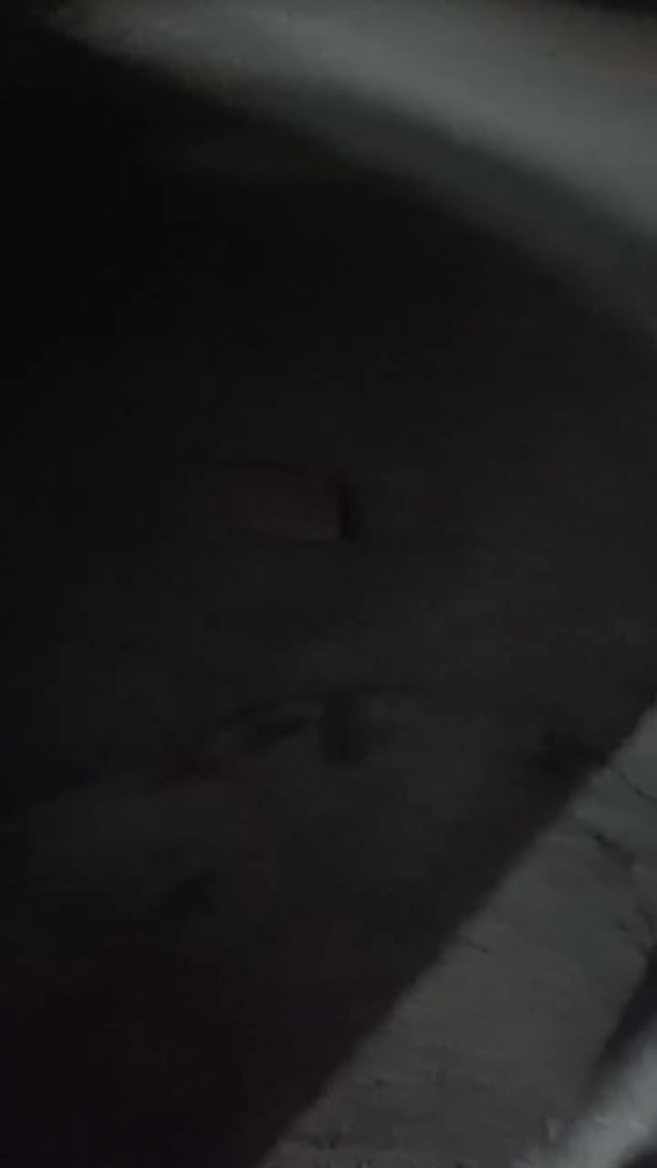 بيت للبيع المساحه 100 متر طابقين ثلاث غرف نوم بناء حديث مقابيل ساحه ومدرسه بالانتفاضه الثالثه السعر 170 تنطي 140 و30 اسكان بالشهر 200,000 يبقى نفس الكفيل الاتصال ***********
