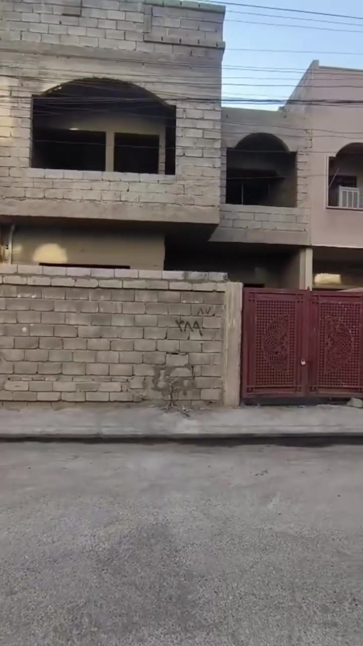 هيكل للبيع 
المزارع مقابل بانزينخانة كداوي
مساحة 150م 7.5*20
للاتصال ***********
