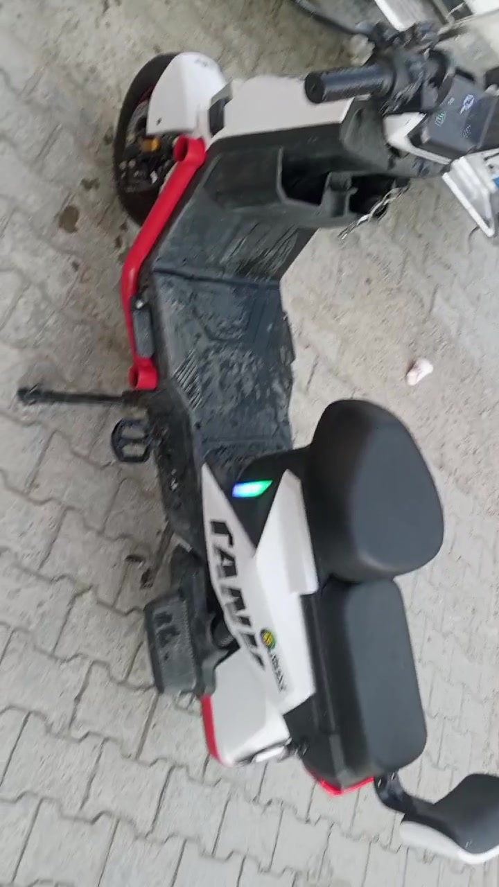 دراجة شحن T15  نضيفه موقع حريه ثالثه شارع باته  سعر400ي مجال رقم هاتف ***********