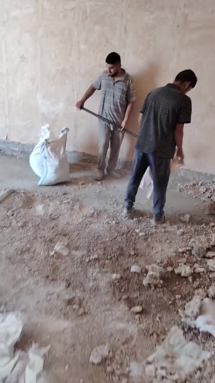 اي شخص عنده تنضيف وتصعيد مواد يتصل ويدلل كادر كامل شغل سريع ومناسب رقمي ***********
