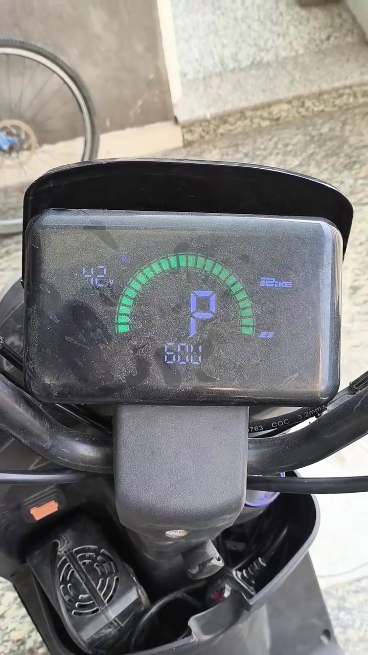 R11 موديل ٢٤ • بدون بطاريات • ٦٠ فولت ٣٢ أمبير