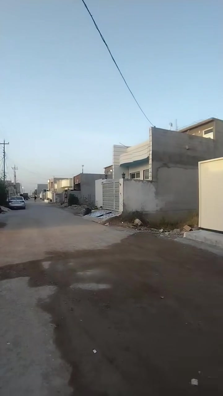 دور الزراعة
دارين للبيع كل واحد مساحة ١٠٠ م ٥ ×٢٠ طابق واحد

إستقبال ، مطبخ مع صاله ، غرفة نوم ، بيتونه ،

دورة مياه داخل خارج شرقي غربي

ارضيه بورسلين ، شغل كلش مرتب 

جاهز للسكن.. 

نوع العقار طابو زراعي سند ٢٥ 

خدمات كامله ماء مجاري تبليط كهرباء 

الموقع بعقوبة تقاطع القدس دور الزراعة الثالثة

للأستفسار أكثر اتصل على الأرقام التالية او على الخاص

وسام اللهيبي  ***********

ياسر فارس حسين *********** 

مكتب الجزيرة لبيع وشراء الأراضي والدور السكنية
