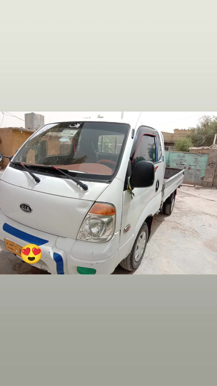 كيا حمل موديل ٢٠١٠مسكر سبلاين مكفولة من الضربه بيه رشات صبغ رقم بغداد تحول ثاني يوم بسمي سيارة تخم تاير شاصي مكفول رقم شاصي الشراي يتصل ويدلل المكان بغداد السعر ٧٣وبيه مجال شي قليل ***********اتصل عله الرقم
