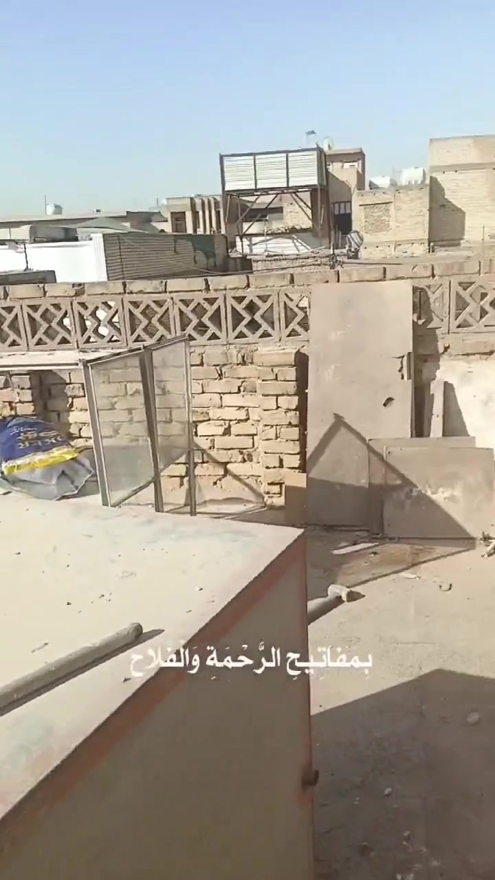 السلام عليكم شباب اي احد يحتاج ينظف بيته من الأنقاض وتنظيف الكاشي والسيراميك من البقع والدهون وغسله بالكامل أو يحتاج يصعد مواد بناء كافة سمنت ورمل وطابوك وتنكير للجدران خل يتواصل وياي وبأسعار مناسبة ***********
