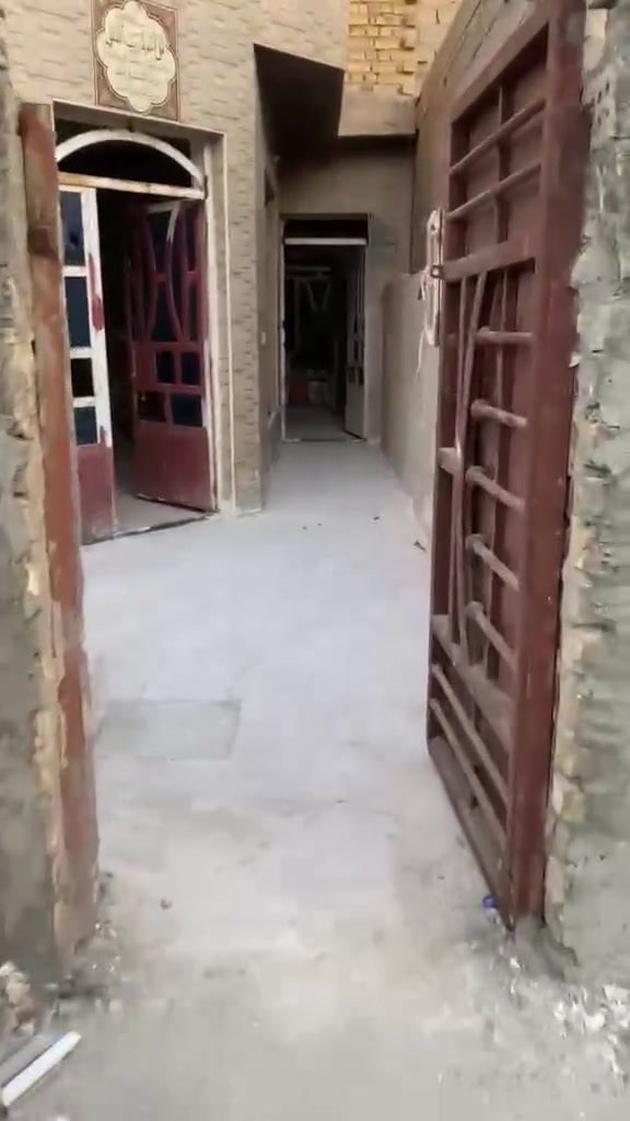 بيت للبيع
المساحه ١٠٠ متر
طابقين بناء طابوك
مكانه الشعله الدوانم شارع بيت موزان 
للاستفسار 
*********** بي واتساب

