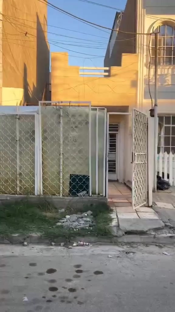 مشتمل للبيع 80 م واجهة 4 في 20
يحتوي على صالة وحولي ومطبخ 

وخدمات طابق واحد 📍حي الجهاد الخارجية 

خلف جامع السامرائي السعر مناسب 

***********. نستقبل جميع العروض العقارية 

 متاجر حالين ب ٥٠٠.  175.
