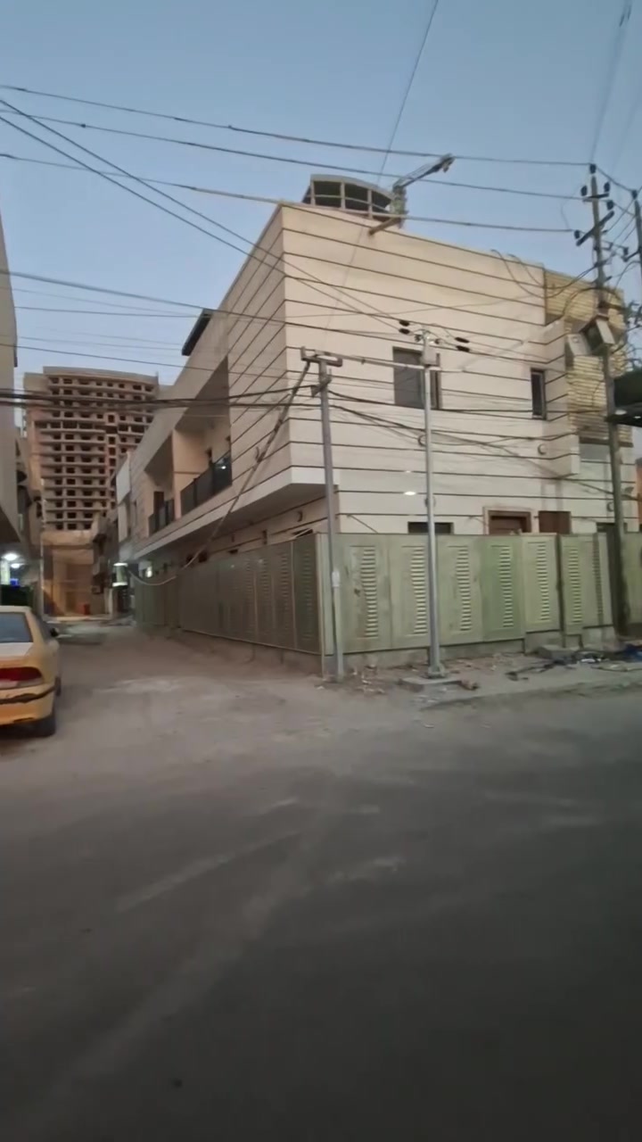 دار للبيع المساحه ١٦٠ متر الواجه ٨ والنزال ٢٠ نضام شقق ٤ شقق بي كل شقه ٨٠ متر تحتوي ع صاله ومطبخ وغرفتين وخدمات العنوان الغزالية شارع اسواق الزاويه قرب جامع حميد المرعي
للاستفسار الاتصال ***********
