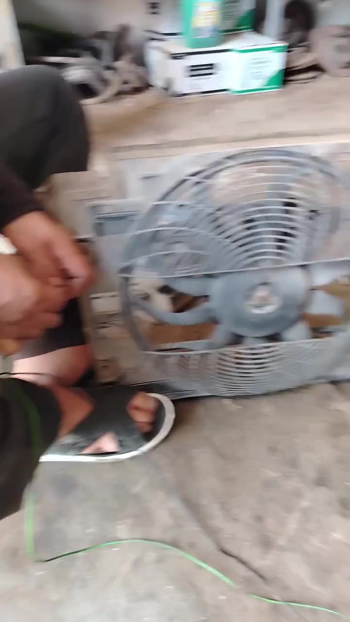 السلام عليكم 
مراوح خفاش 
مكاني واسط 
يوجد توصيل 
***********
