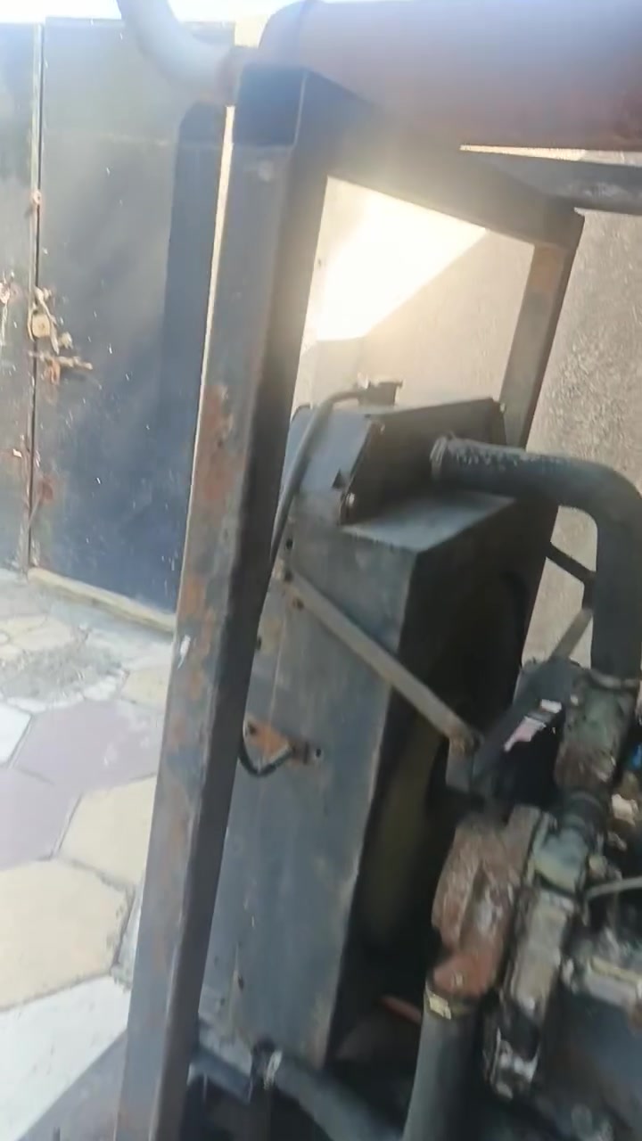 سلام عليكم للبيع بيركز نكليزي 110 كيفي سوبر جار على وضع شركه لا تبديل ولا مفتوح مكاني بغداد التاجي قرب جسر دوار *********** السعر 32ورقه بيع مستعجل
