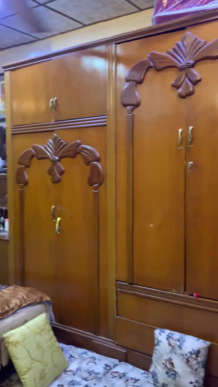 غرفه نوم مستخدمه نظيفه مكاني شارع حيفا ب ٤٠٠ وبيهه مجال  ***********
