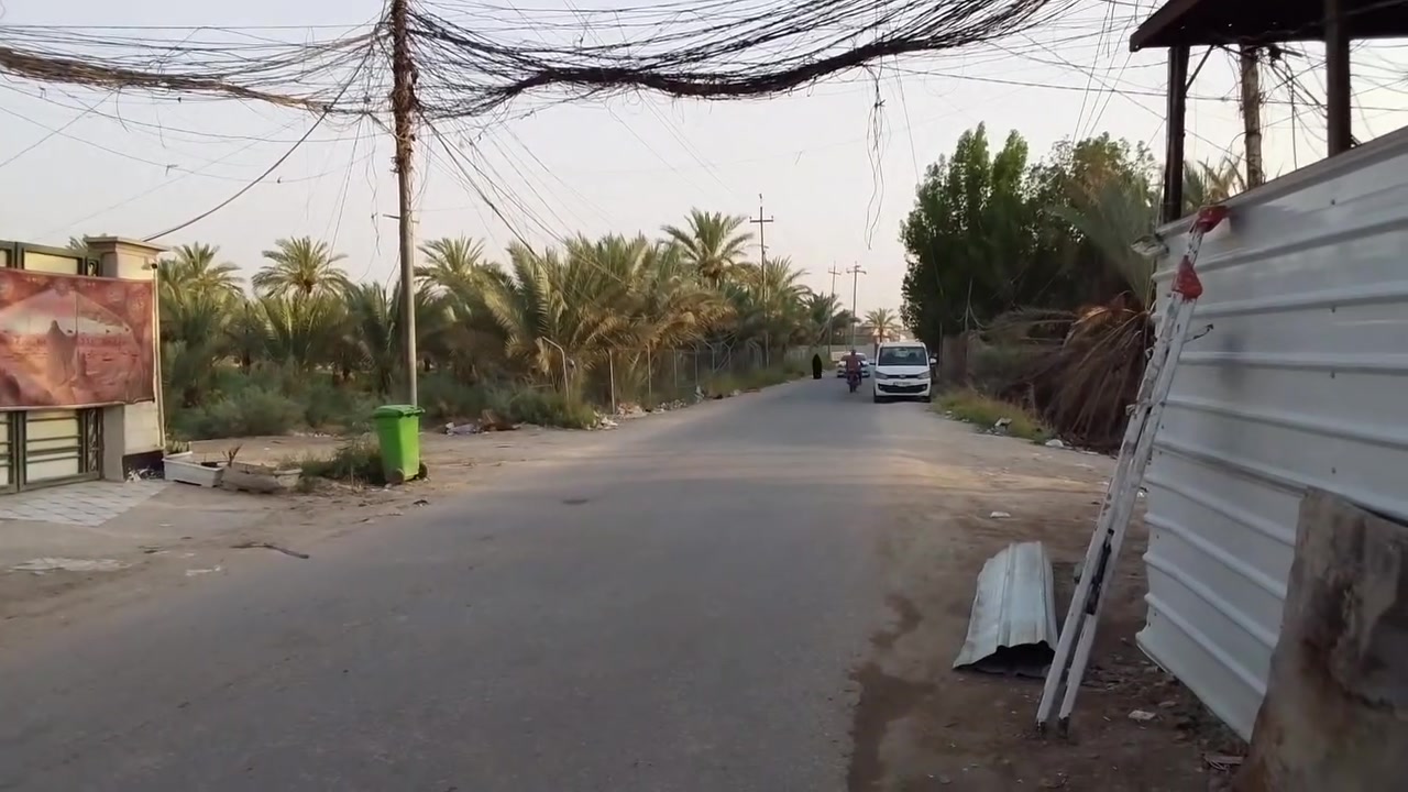 السلام عليكم توجد ارض مساحتها 300متر طابو زراعي سند 25مكاتبه مع صاحب الملك مباشر متوفر جميع الخدمات المكان كربلاء منطقه الامام عون ع شارع بغداد كربلاء للاستفسار الاتصال ع الرقم ***********
