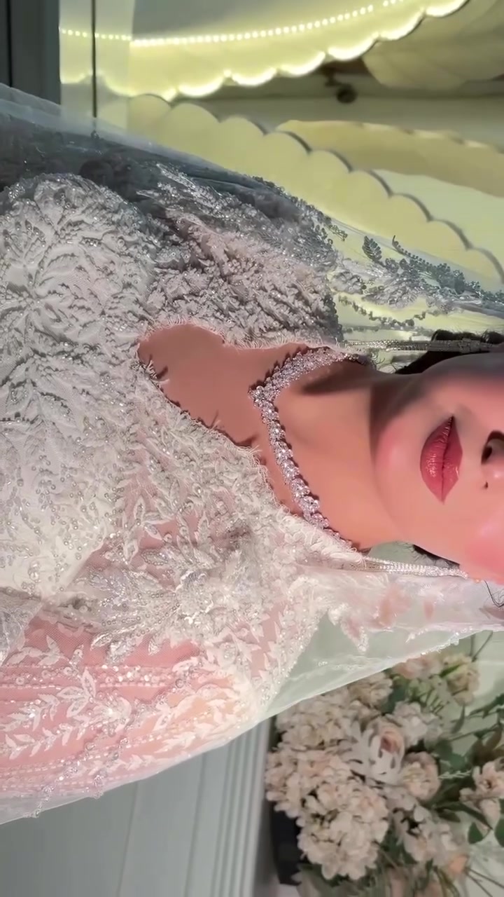فستان عروس • ملابس نسائية