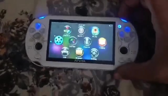 psp فيتا بطاريتة تخلص شحن بسرعه تكدر تستخدمة وهو على الشحن يوجد توصيل لجميع المحافظات سعره 10