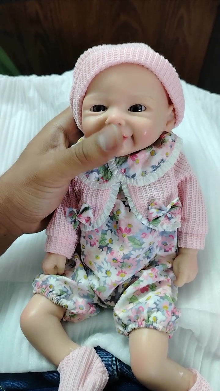 لعابه جلاتي باب اول امزون معا شهايدها للبيع للتواصل واتساب سعر بلاش *********** مكان بغداد متوفر توصيل كل العراق 5 فقط
