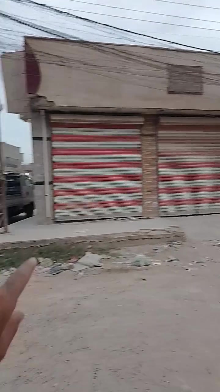 ثلاث محلات • ركن بين شارعين • شارع عشرين