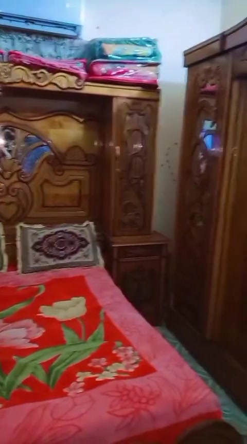 غرفه أخشاب عراقي للبيع نضيفه بعدهي مامستخدمه هواي السعر 800 ألف التواصل على هذا الرقم ***********
